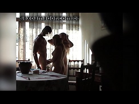 ❤️ Sexu-lagunek gizon erraldoi bat eta hirukote batera gonbidatzen dituzte berarekin ❤️❌ Sexu bideoa pornoan eu.xlxxporno.ru ﹏