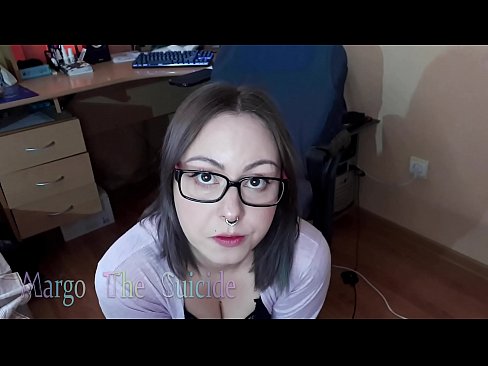 ❤️ Neska sexy betaurrekoekin dildoa zurrupatzen du kameraren aurrean ❤️❌ Sexu bideoa pornoan eu.xlxxporno.ru ﹏