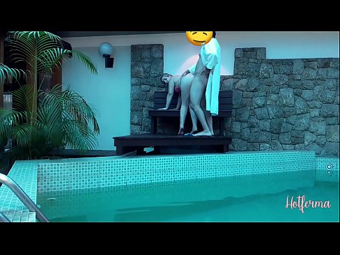 ❤️ Boss neskamea igerilekura gonbidatzen du, baina ezin izan dio beroari eutsi ❤️❌ Sexu bideoa pornoan eu.xlxxporno.ru ﹏