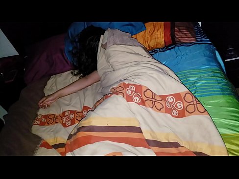 ❤️ Semeordea bere amaorde gazteari errieta egiten dio lo egiten duen bitartean. ❤️❌ Sexu bideoa pornoan eu.xlxxporno.ru ﹏